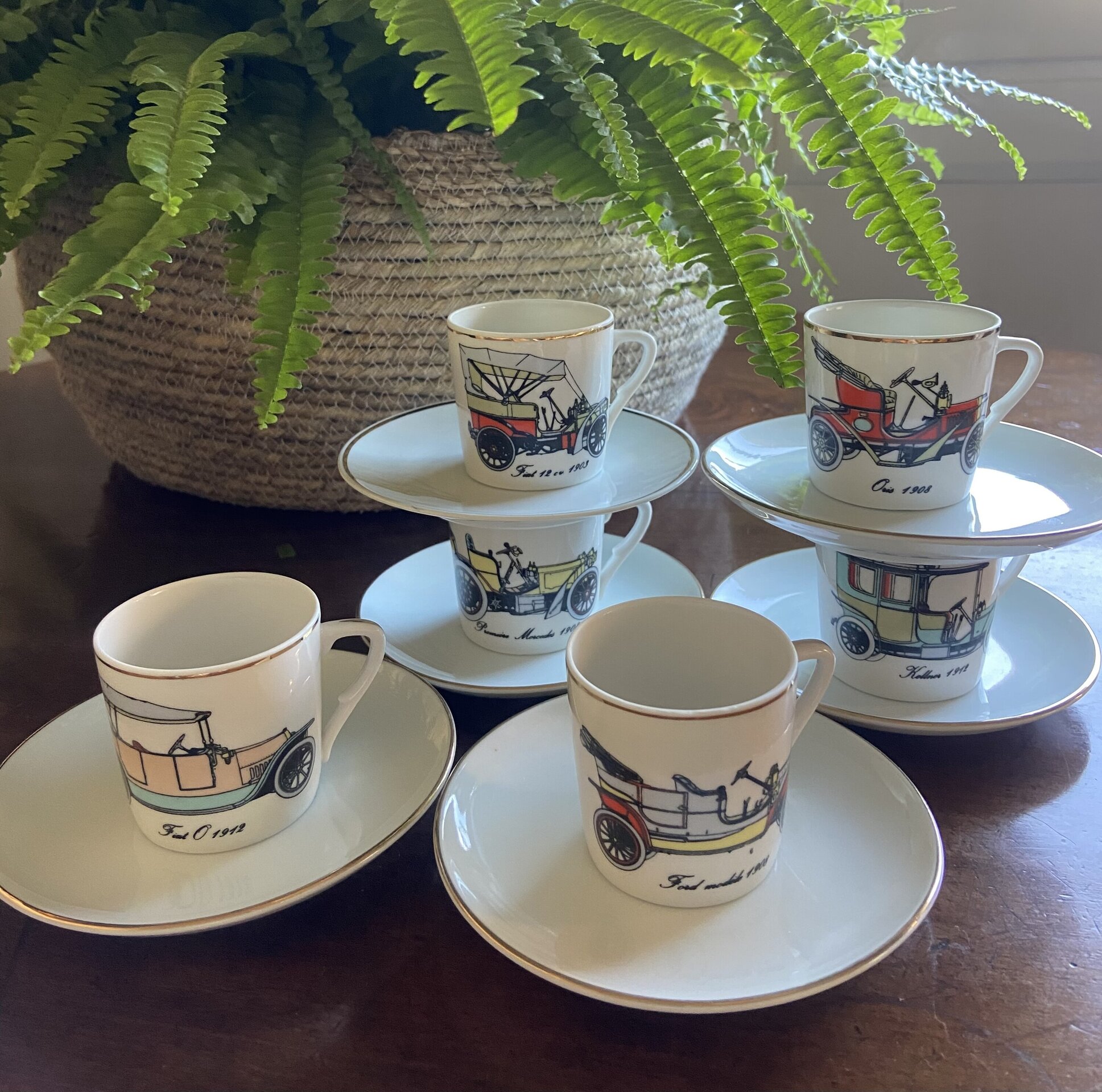 6 tazas de café en porcelana con dibujos de coches antiguos. - 2