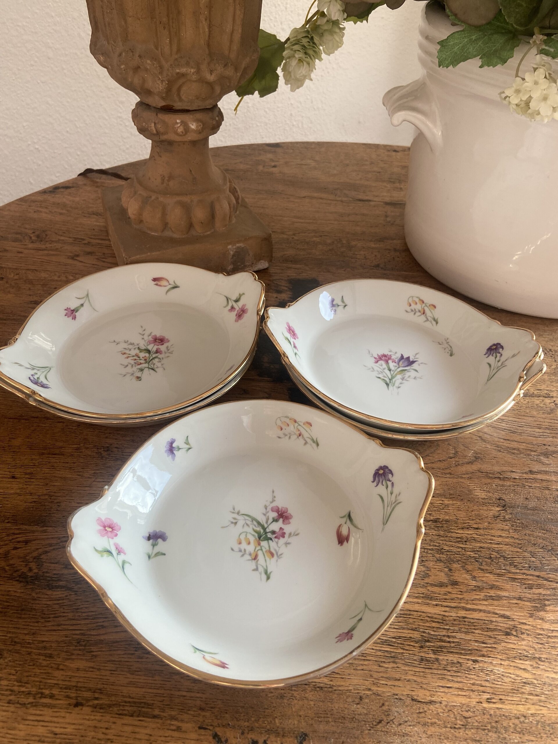 5 fuentes redondas individuales en porcelana "Aluminite Frugiere" de Limoges. - 3