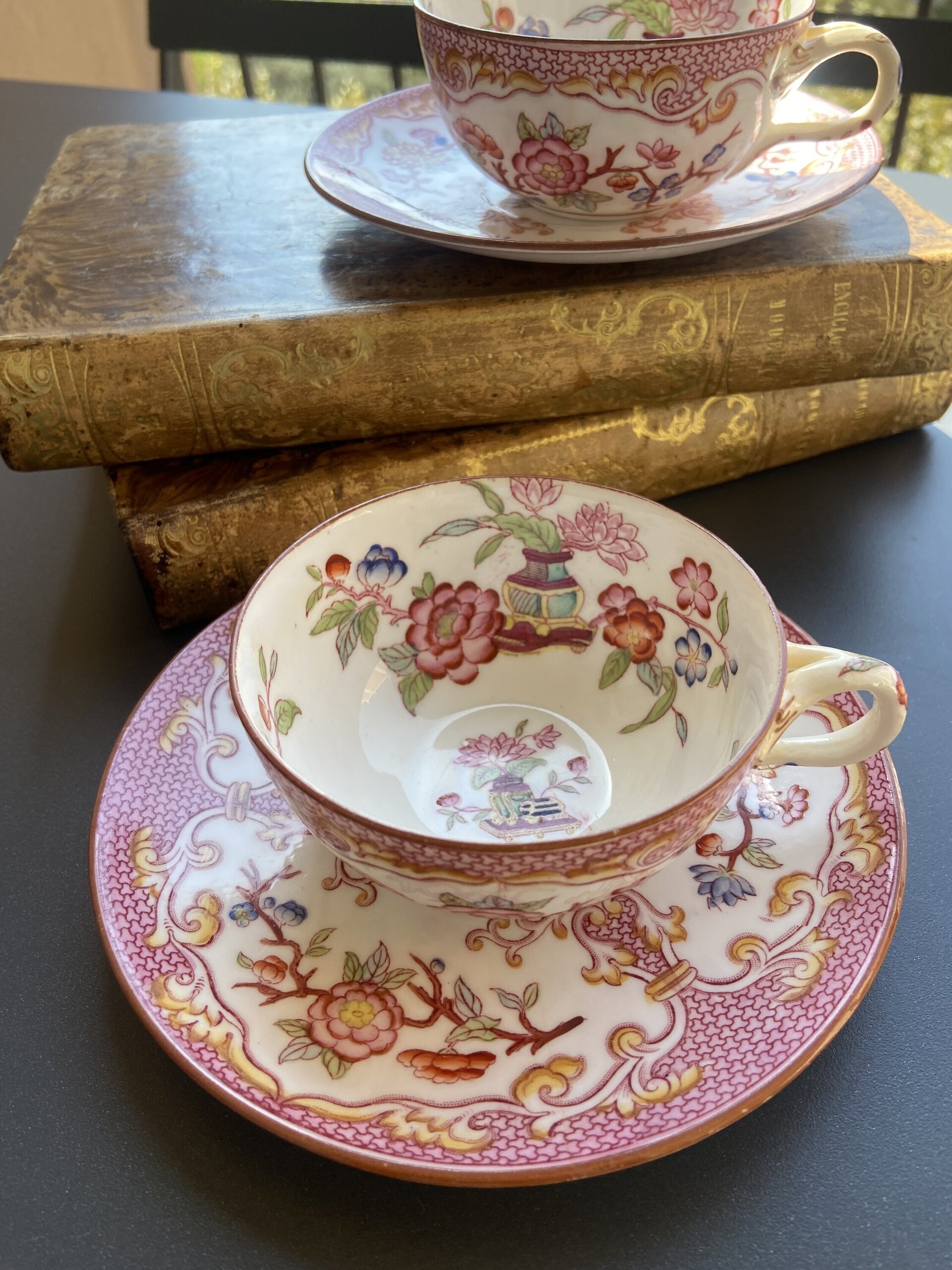 Pareja de tazas de te/desayuno en porcelana francesa"Sarregueminis". - 4