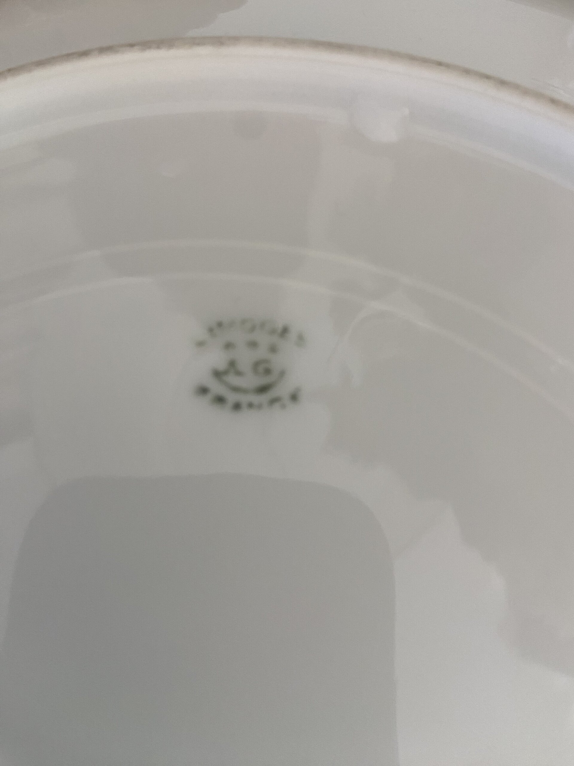 Fuente redonda con asas en porcelana francesa "A.G."  de Limoges. - 4