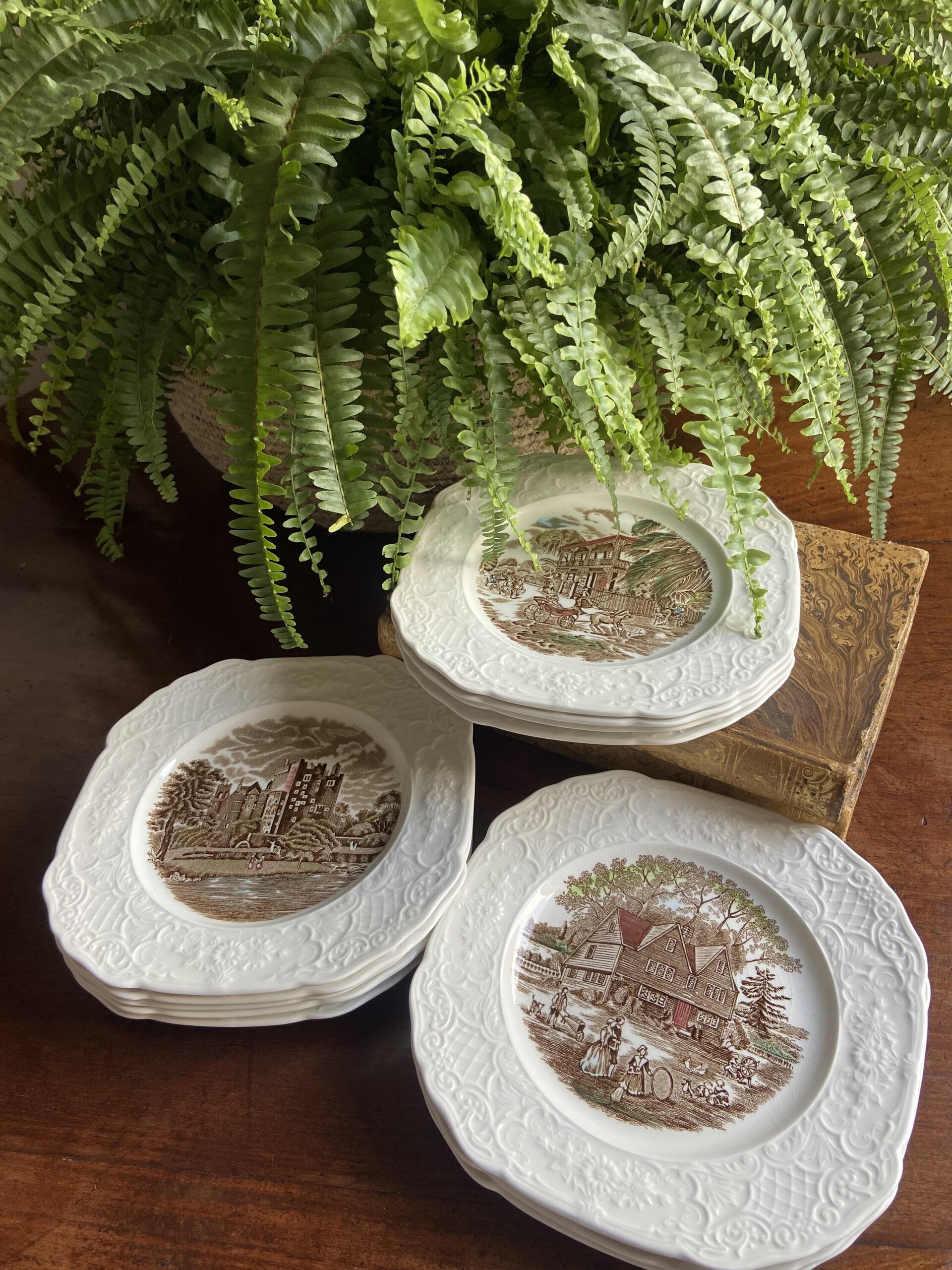 12 platos merienda en loza inglesa "Johnson Bros" (mod.Historic Scenes). - 4