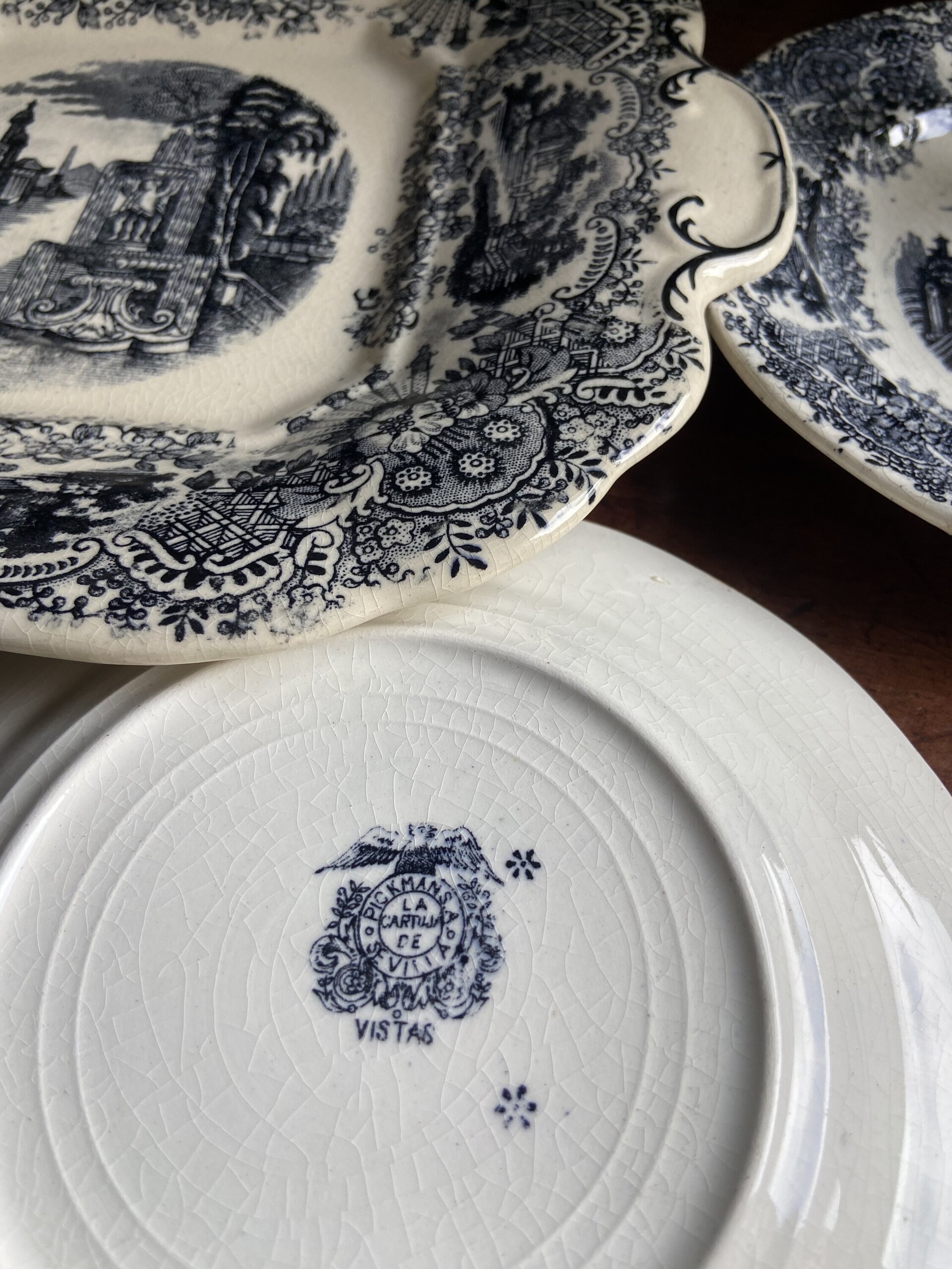 Fuente y 6 platos de merienda en loza "Pickman S.A. La Cartuja de Sevila" - 6