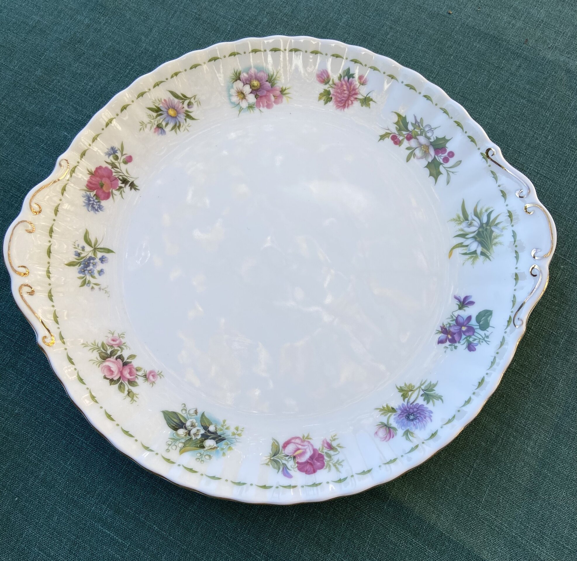 Fuente redonda y 12 platos de merienda en porcelana Bone China "Royal Albert" - 5