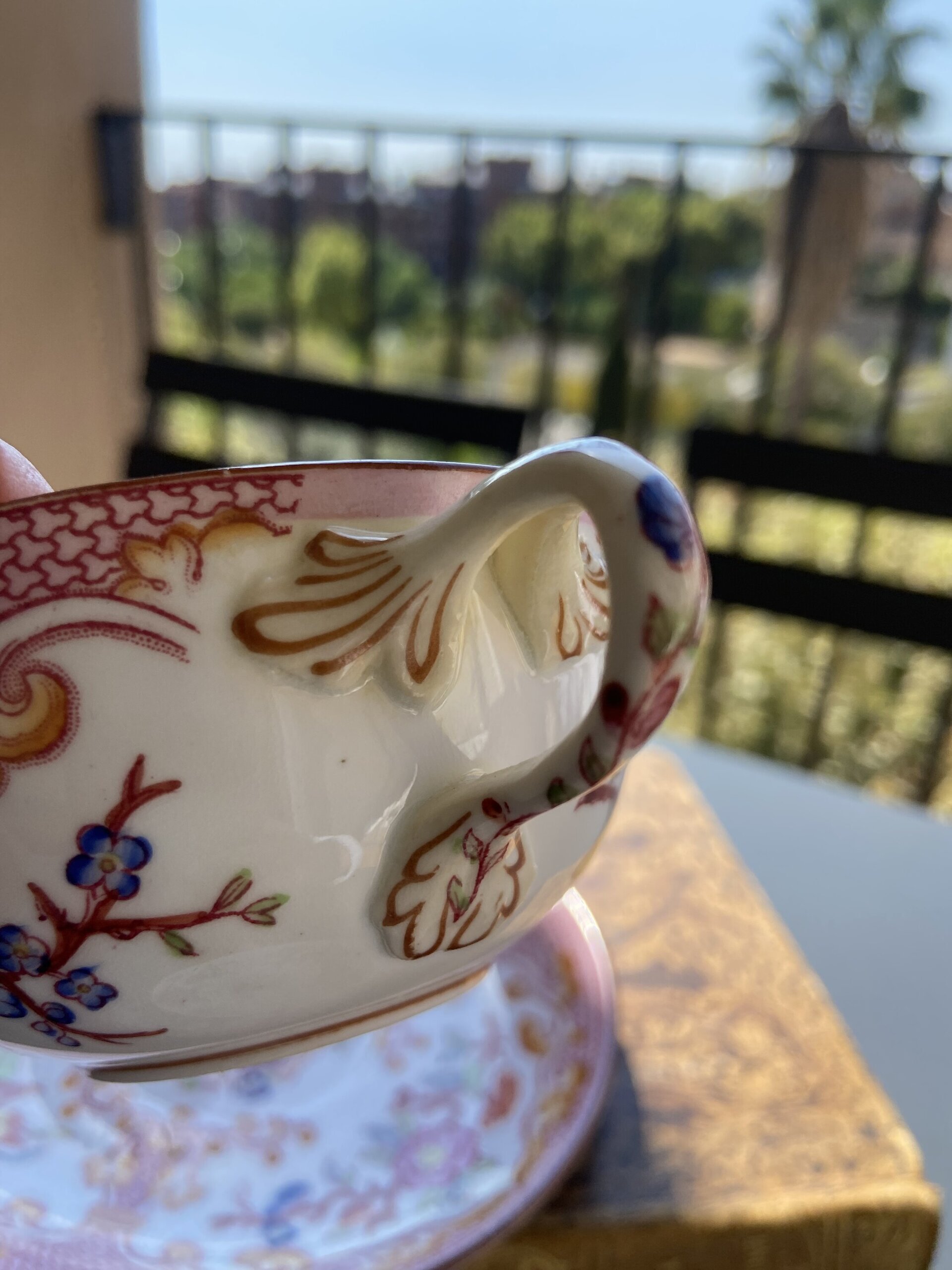 Pareja de tazas de te/desayuno en porcelana francesa"Sarregueminis". - 6