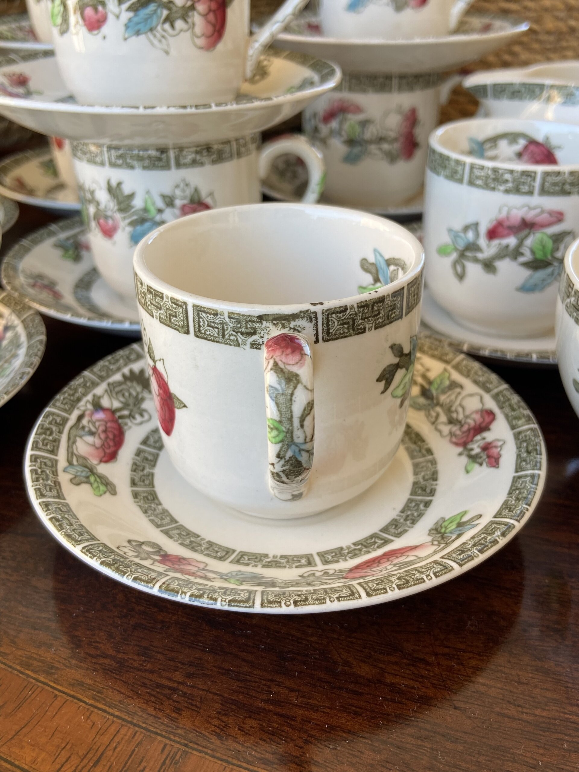12 tazas café, azucarero y lechera en loza inglesa "Jonhson Bros". - 4