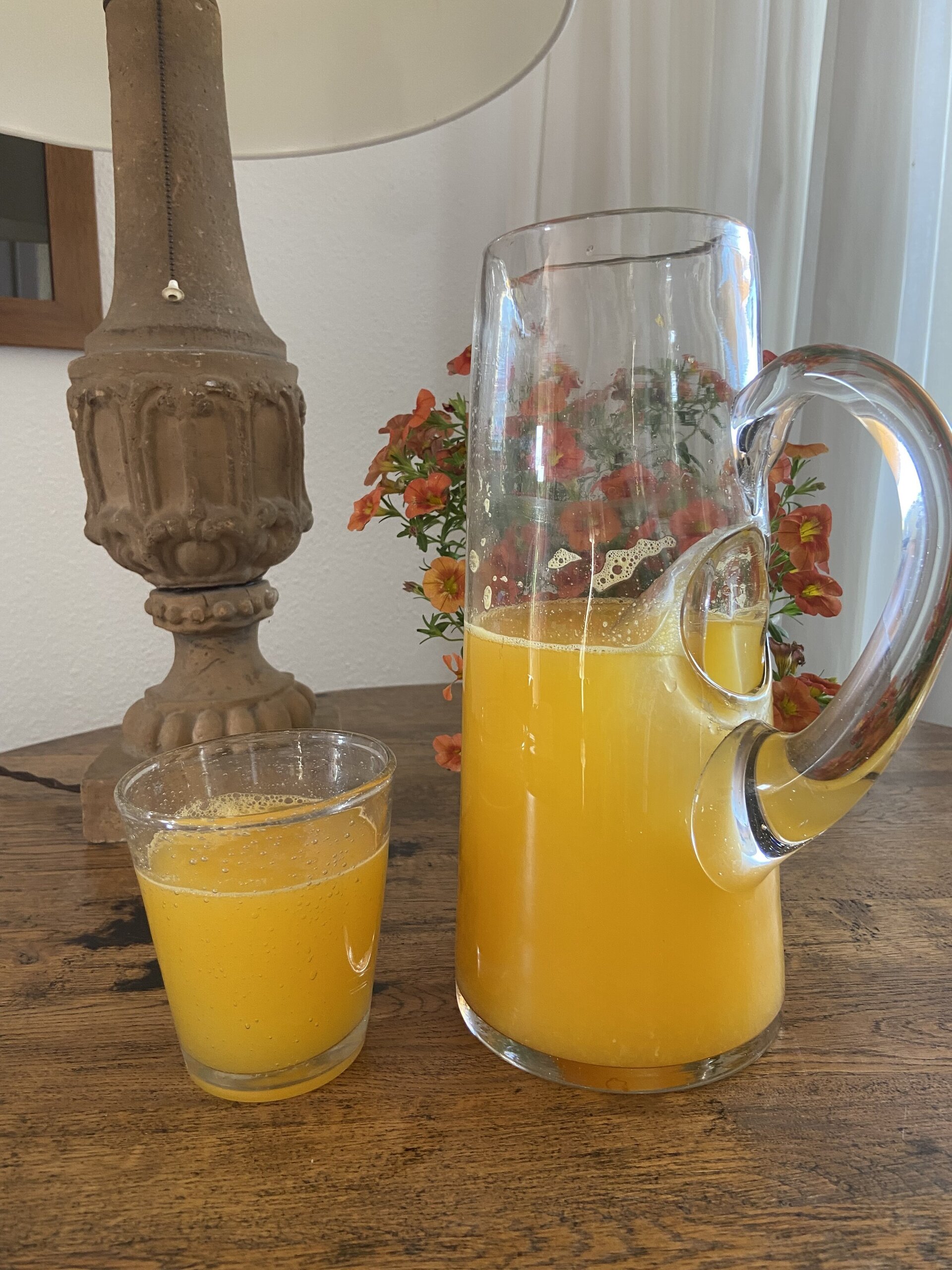 Jarra en vidrio soplado con compartimento para hielo. - 7