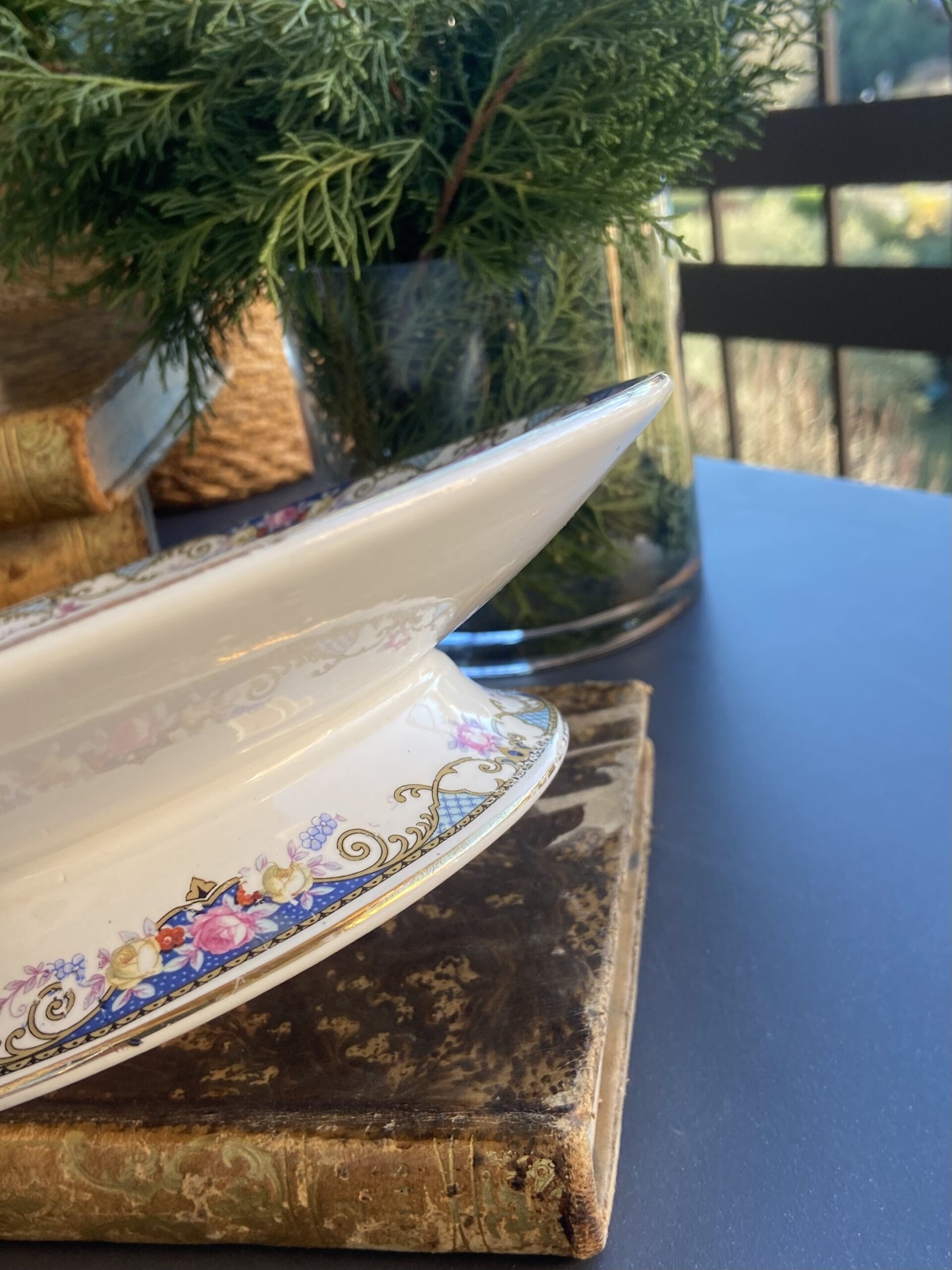 Plato con pie en loza de "San Juan de Aznalfarache" - 3