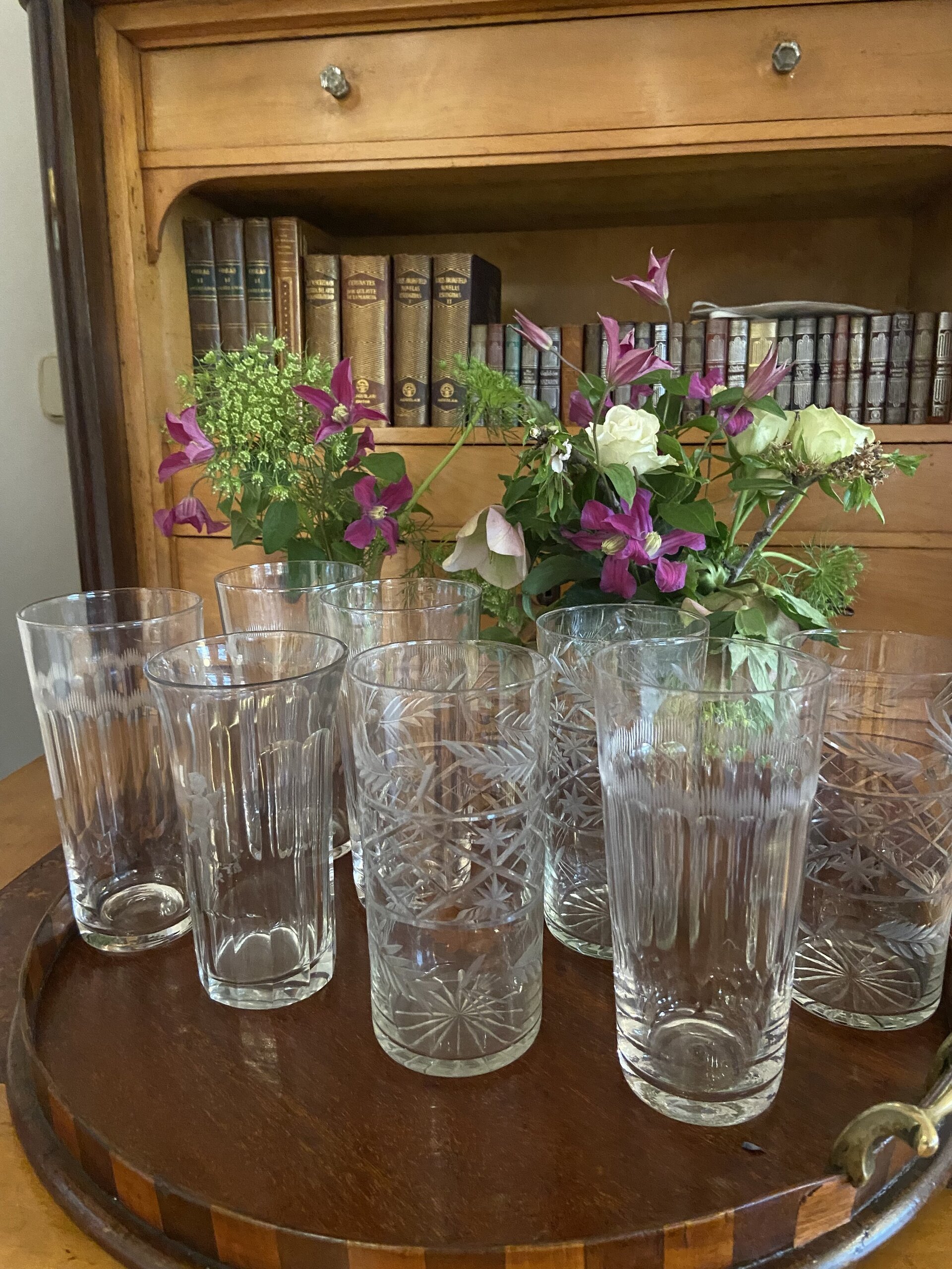 8 vasos de refresco en cristal con diferentes tallas. - 3