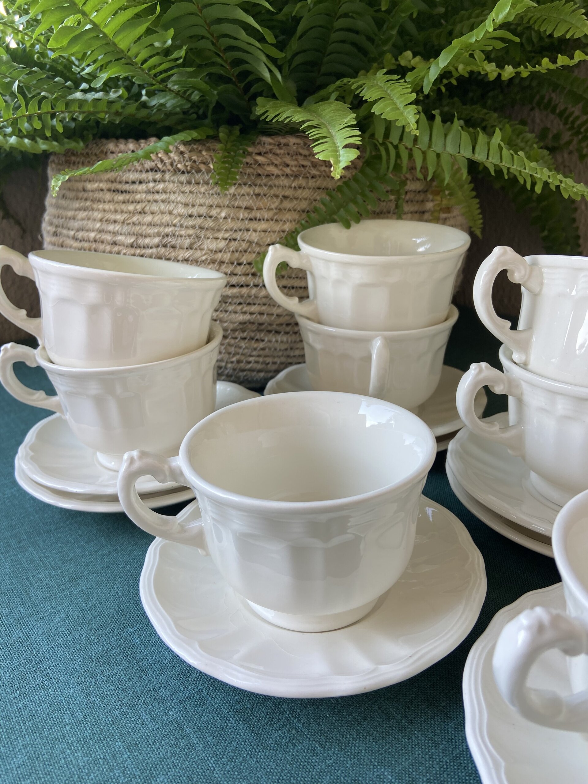 8 tazas de té en loza de "San Claudio" mod. Naranco Blanco. - 2