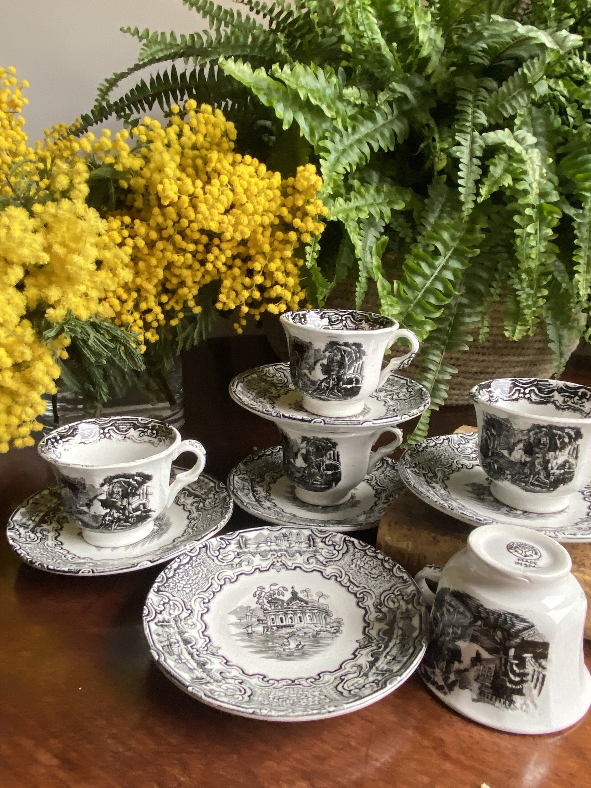 5 tazas de café en loza "Pickman S.A. Sevilla" Cartuja. - 3