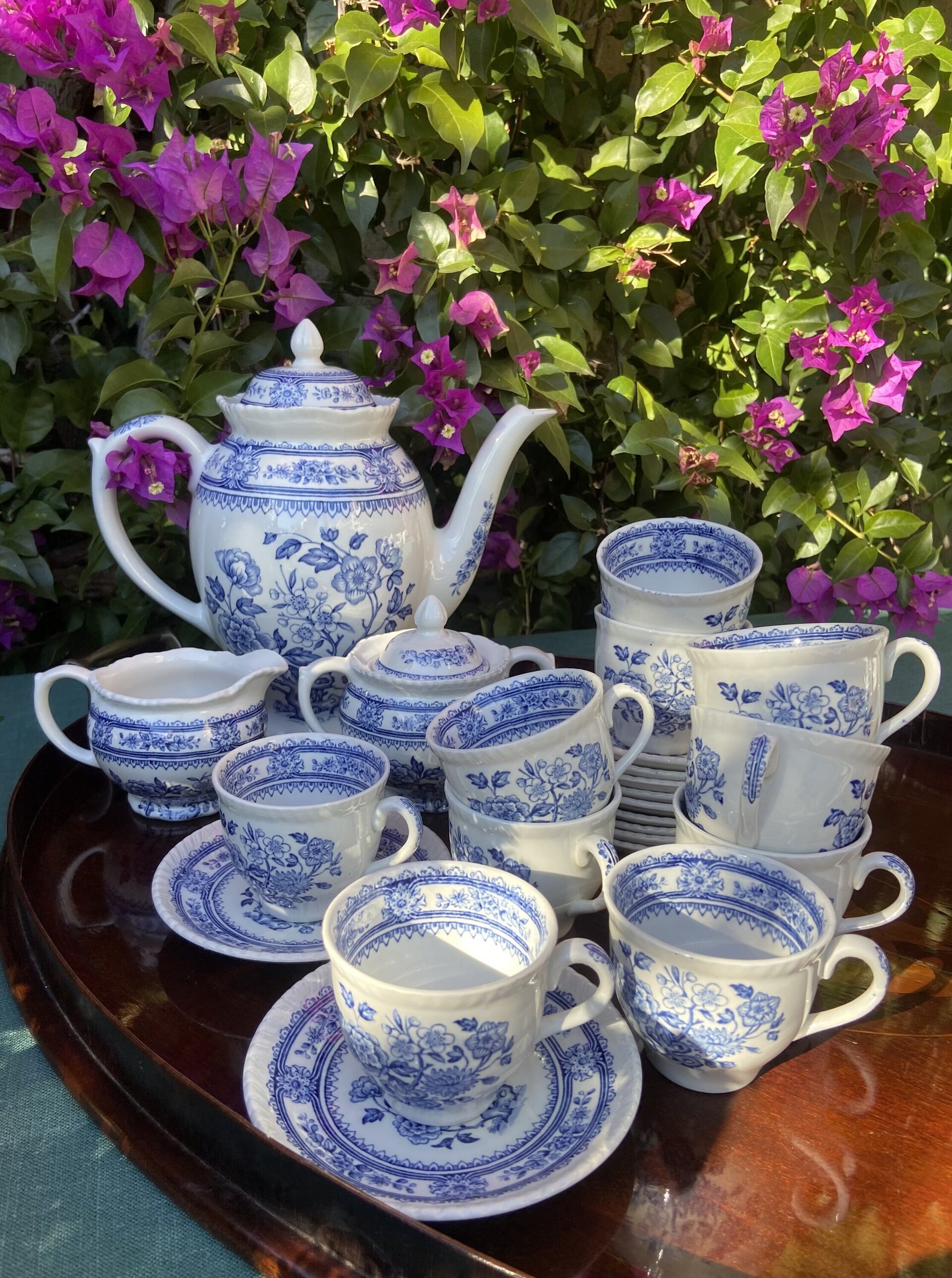 Juego de café en loza inglesa "Wood & Sons" (mod. Dorset). - 1