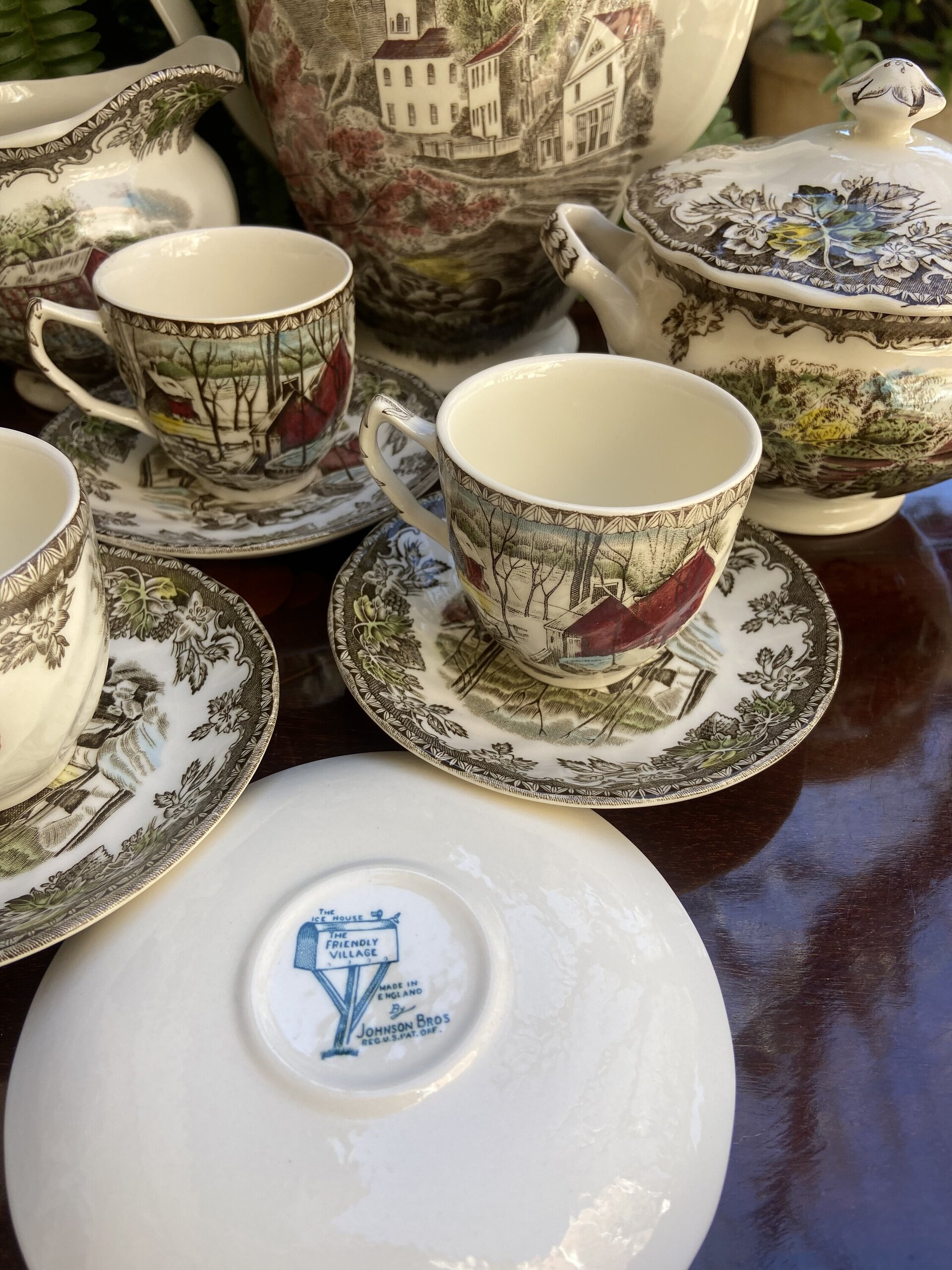 Juego de café en loza inglesa "Jonhson Bros" (mod.Friendly Village) - 6
