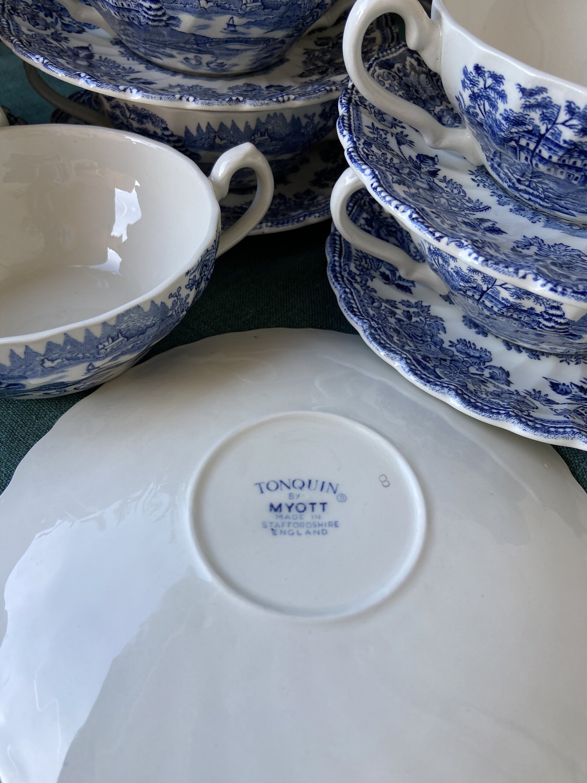 11 tazas de consomé en loza inglesa "Myott" (mod. Tonquin). - 4