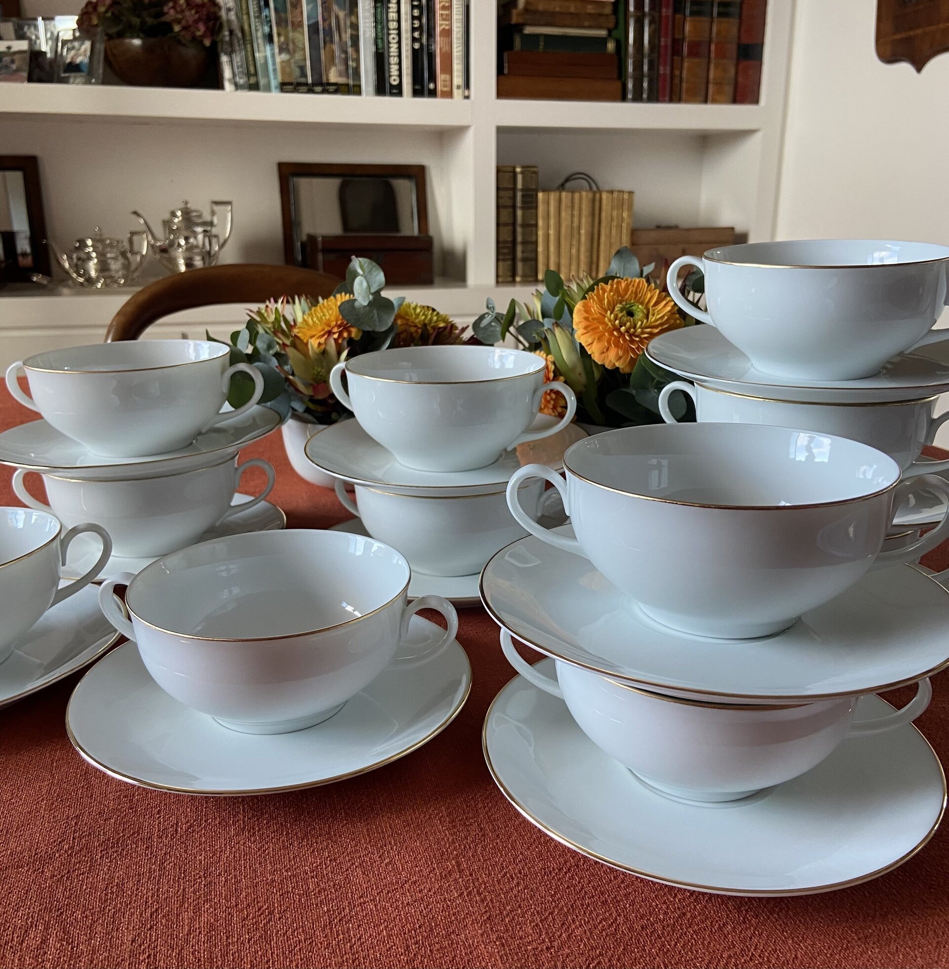 10 tazas de consomé en porcelana "Bidasoa". - 3