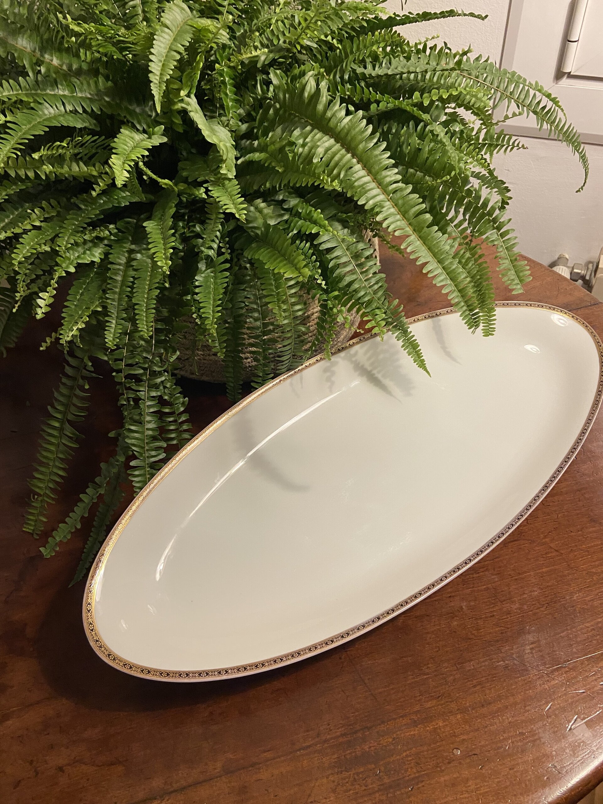 Fuente alargada en porcelana alemana "Hutstenreuther". - 2