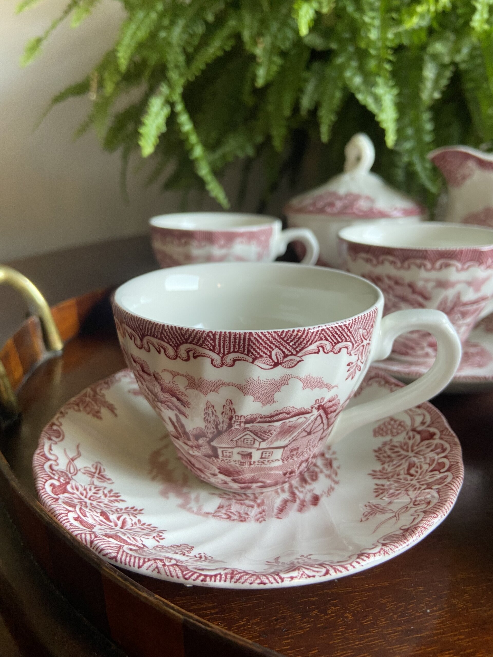 Azucarero, lechera y 5 tazas de café en loza inglesa "Churchill". - 3