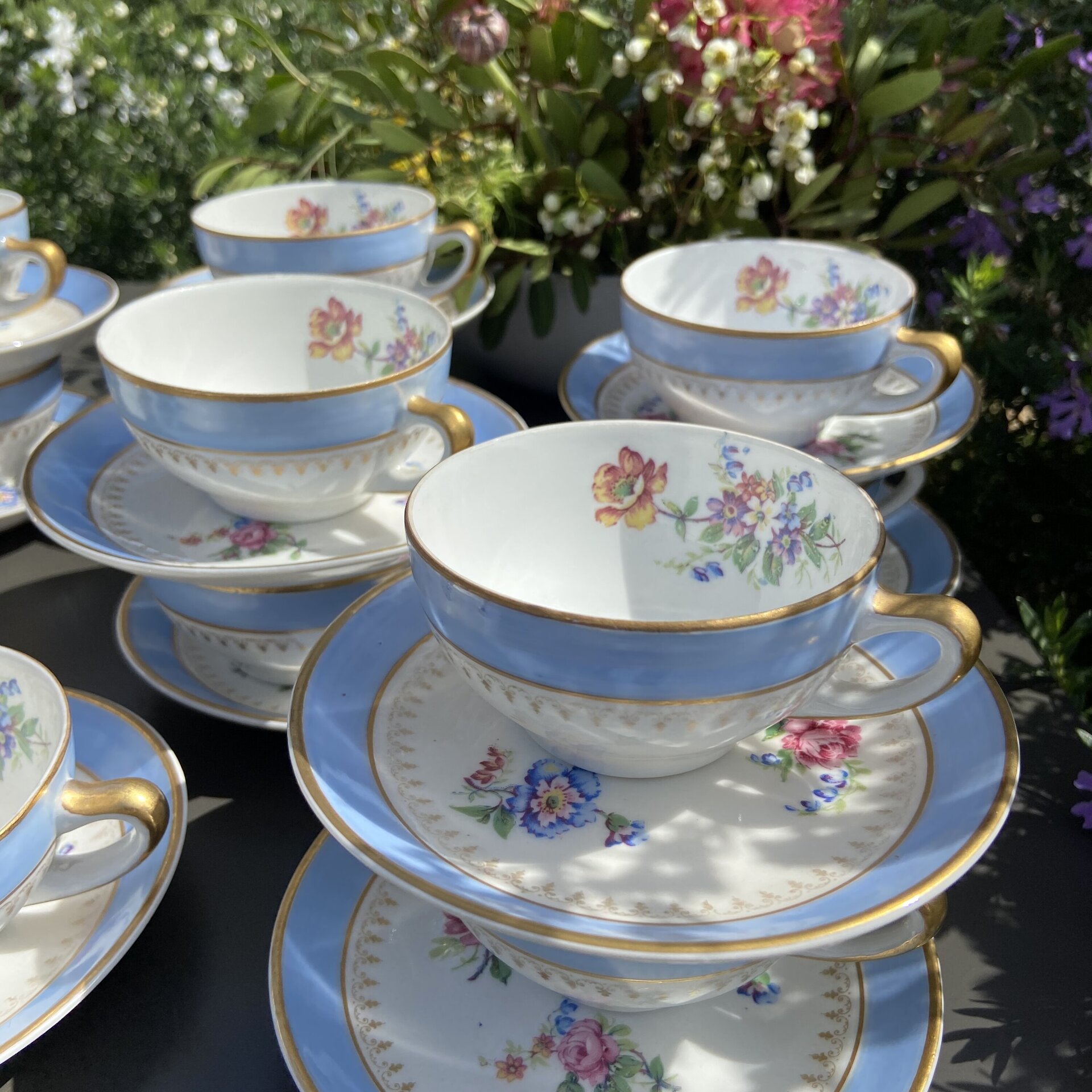 6 tazas de café y lechera - 4