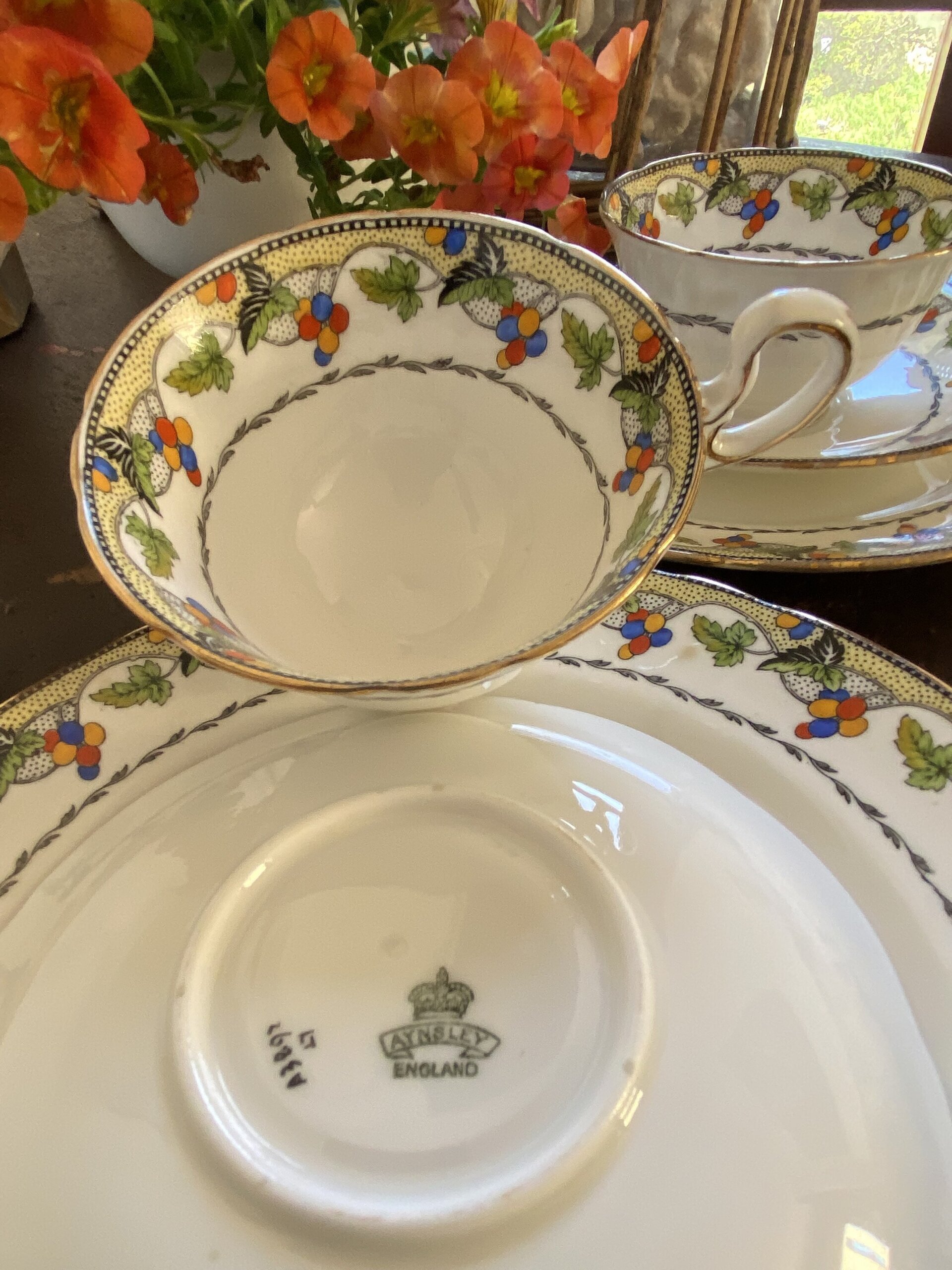 2 trios en porcelana inglesa "Ansley" - 5