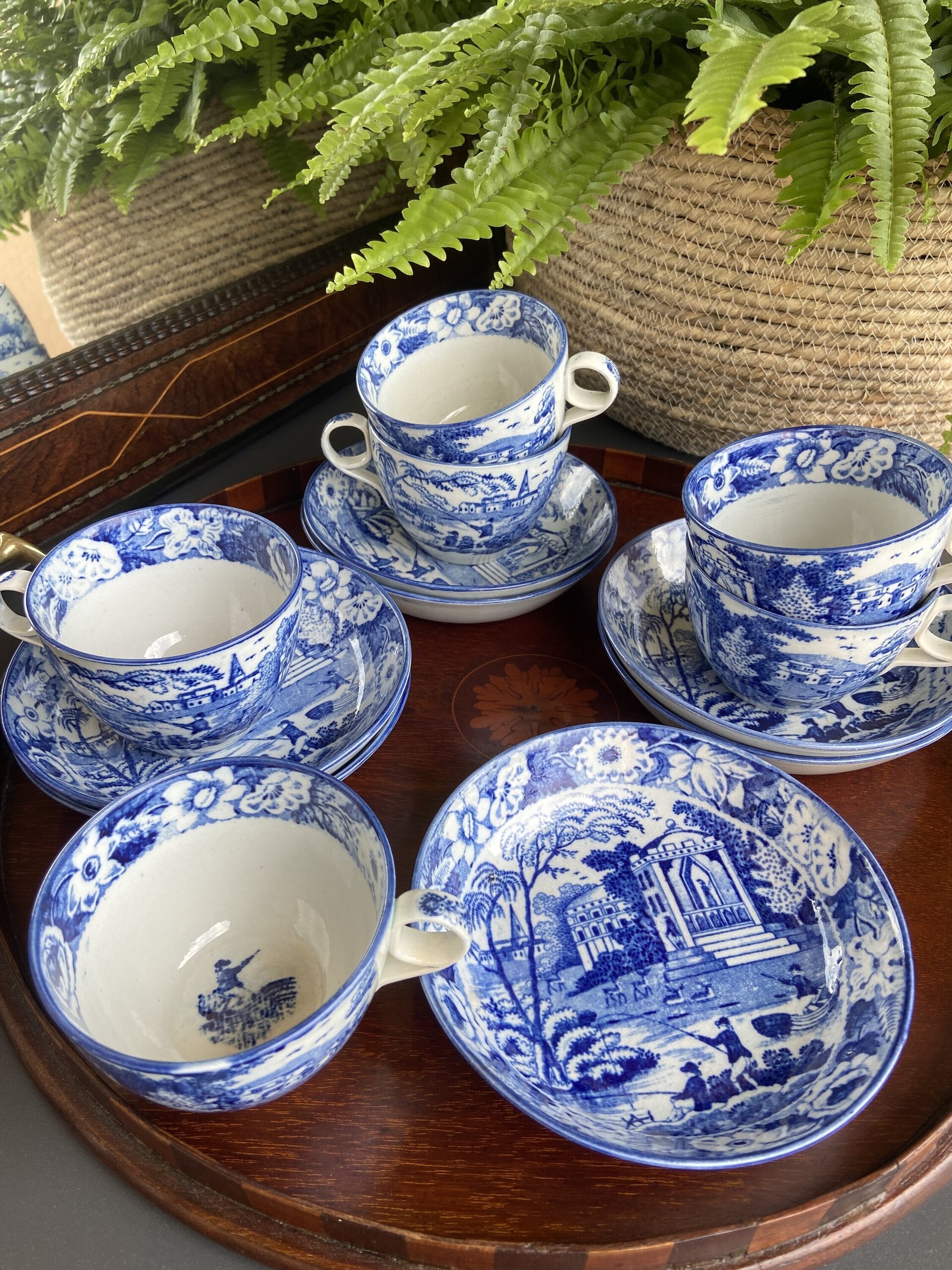6 tazas de té en fina loza inglesa. - 5