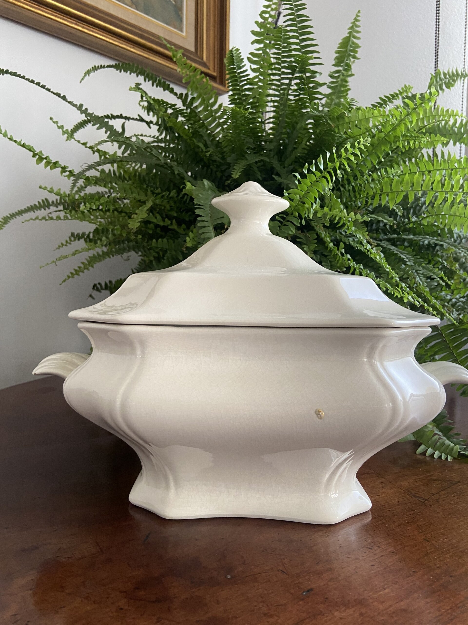 Sopera ochavada en loza blanca "La Cartuja de Sevilla" - 3