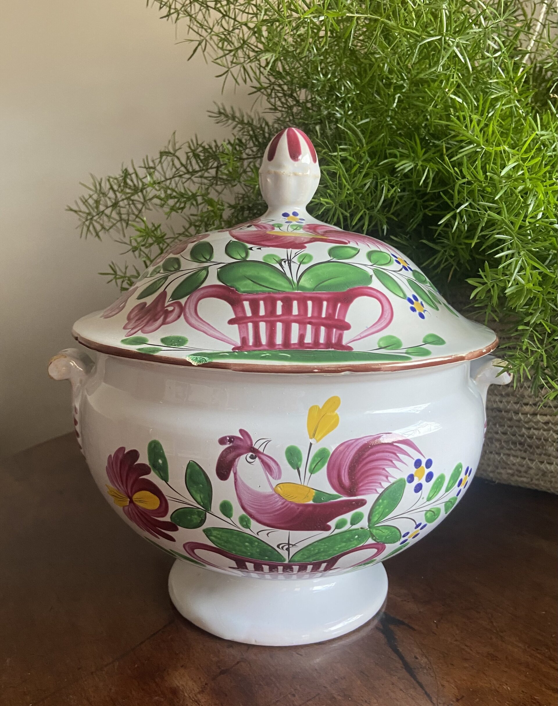 Sopera en loza francesa "Luneville". - 1